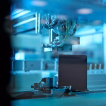 Brazo robótico industrial usado como imagen temática de autonomía y robótica avanzada