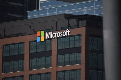 Edificio con el logotipo de Microsoft
