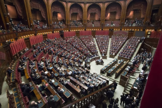 Banderas de la Unión Europea asociadas a regulación tecnológica