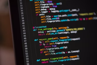 Pantalla con código de programación en un entorno de desarrollo