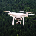 Dron en vuelo como referencia a aeronaves autónomas de larga duración