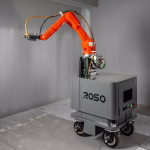 Robot automatizado de construcción trabajando en una obra