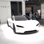 Prototipo del Tesla Roadster expuesto en un evento