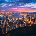 Rascacielos financieros de Hong Kong al atardecer, imagen asociada a mercados tecnológicos asiáticos.