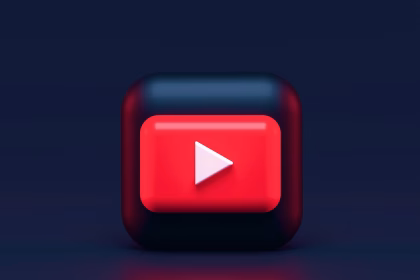 Iconos de redes sociales en una pantalla de móvil