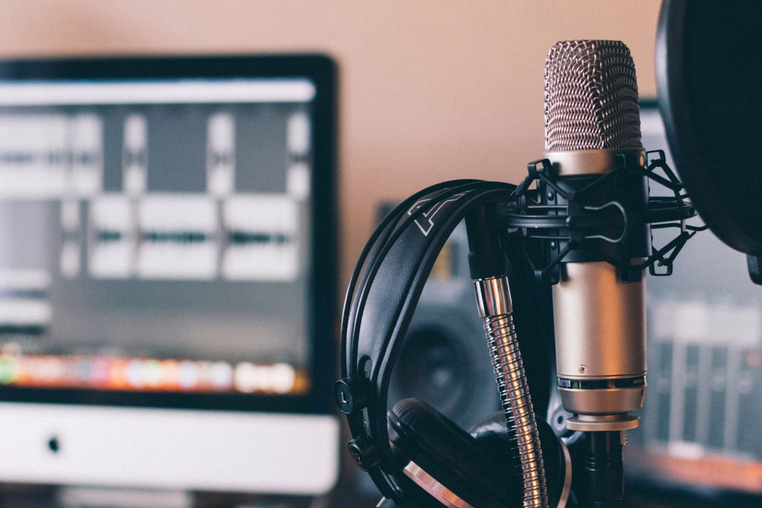 Micrófono de estudio para grabación de voz